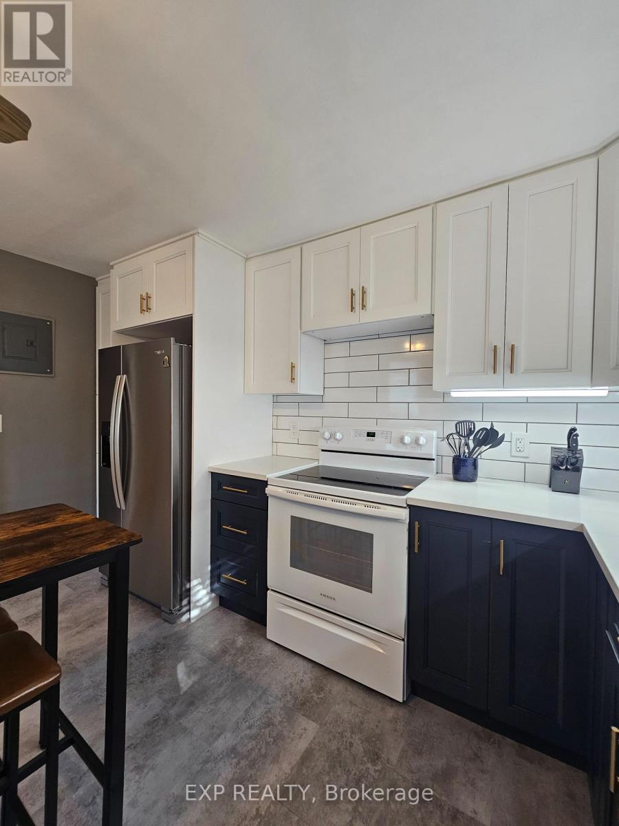 33-35 Havelock Street, Brockville, Ontario  K6V 4L8 - Photo 4 - X12416605
