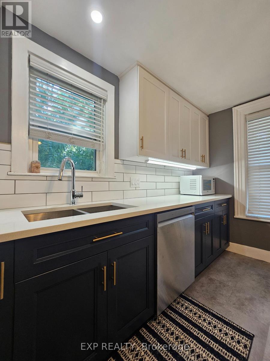 33-35 Havelock Street, Brockville, Ontario  K6V 4L8 - Photo 6 - X12416605