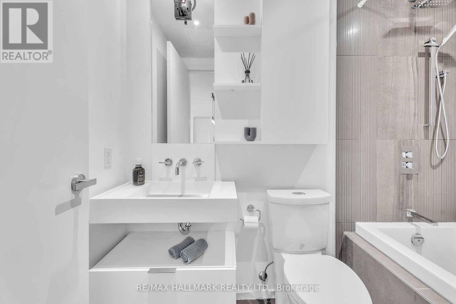 2611 - 5 St Joseph St Street, Toronto, Ontario  M4Y 1Z3 - Photo 17 - C12416580