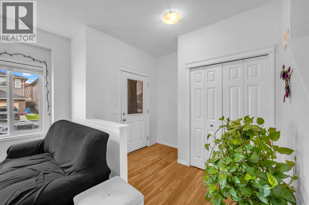 35 Savanna Parade Ne, Calgary, Alberta  T3J 0V8 - Photo 4 - A2257962