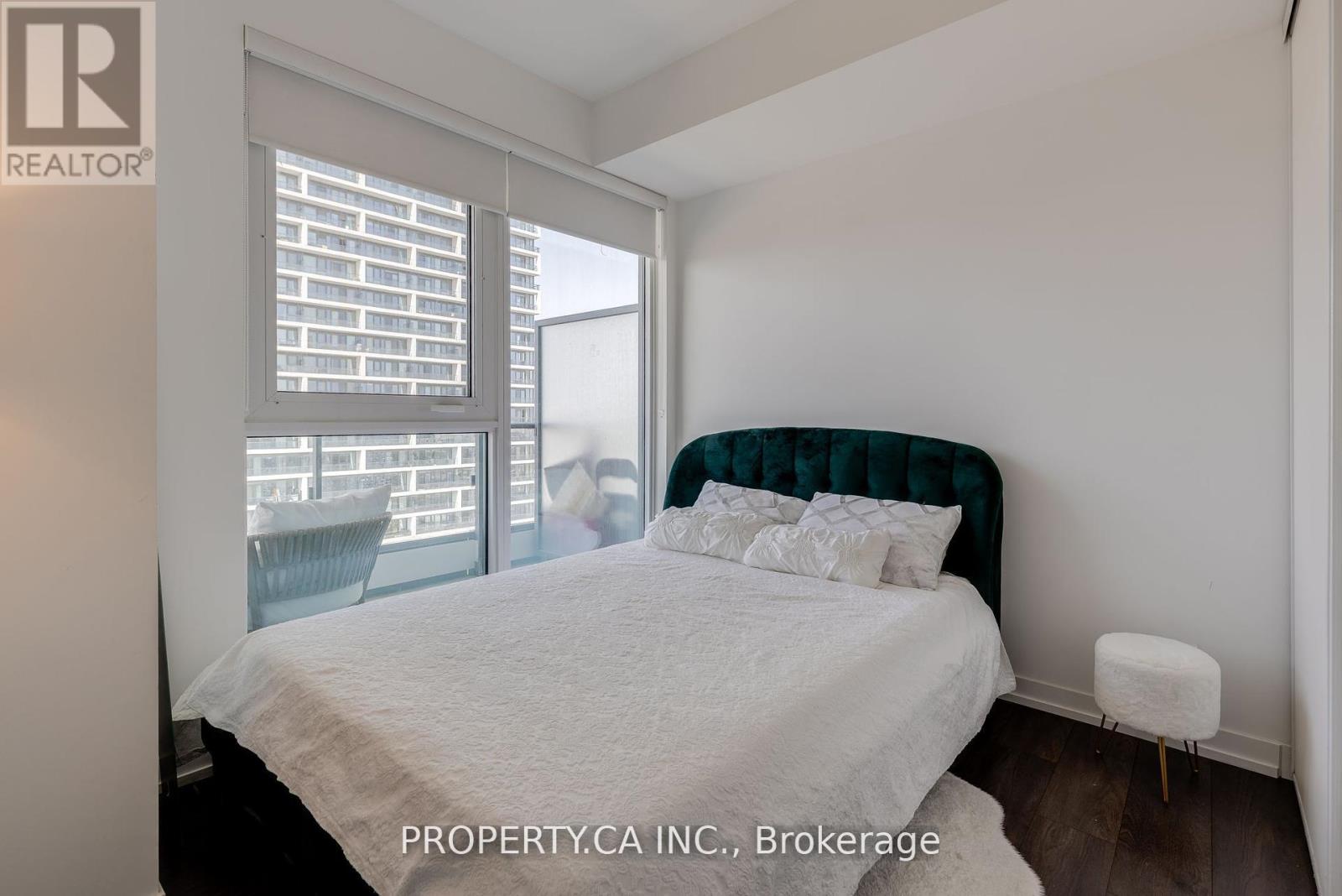 1711 - 5 Buttermill Avenue, Vaughan, Ontario  L5W 1B6 - Photo 10 - N12416587