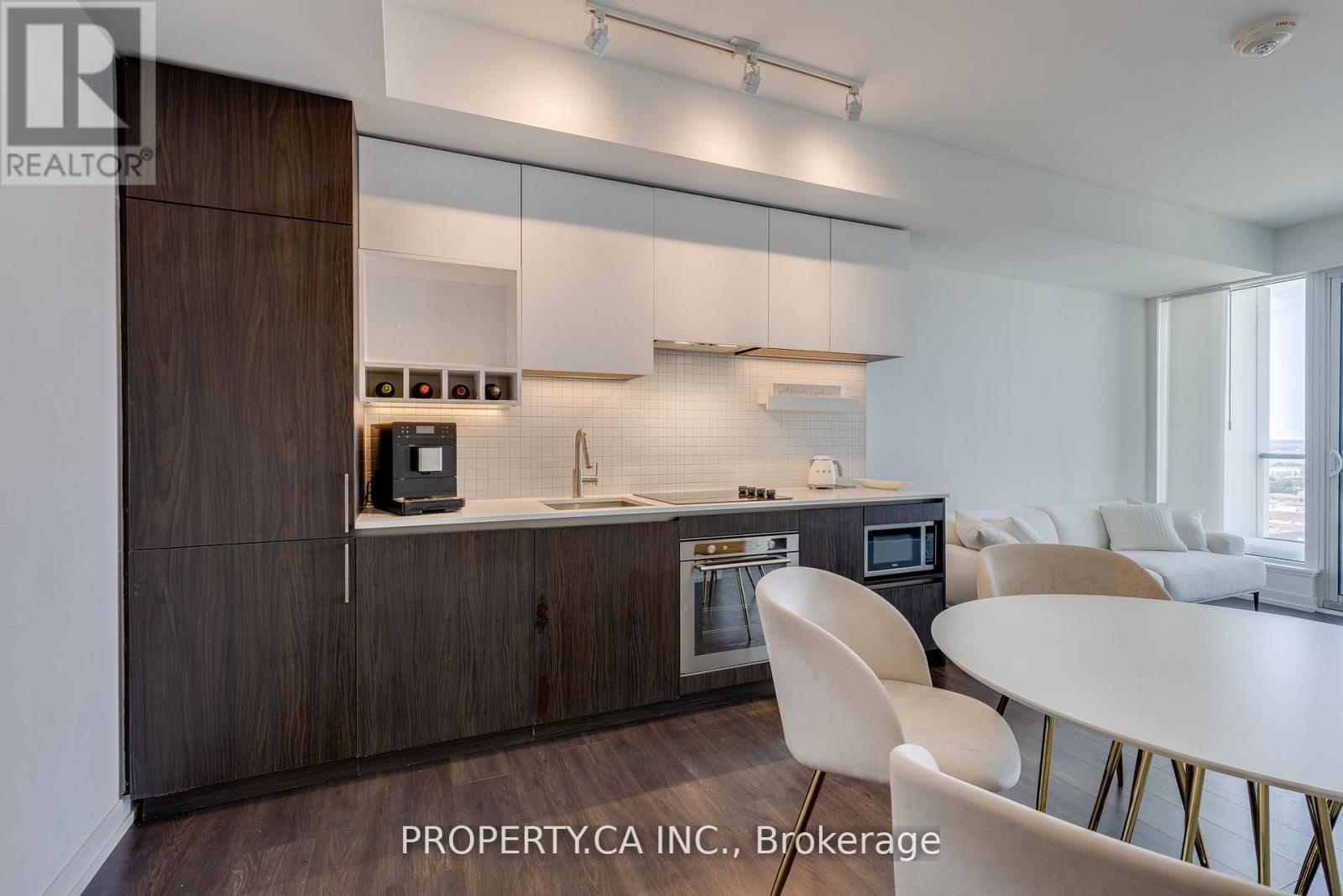 1711 - 5 Buttermill Avenue, Vaughan, Ontario  L5W 1B6 - Photo 5 - N12416587