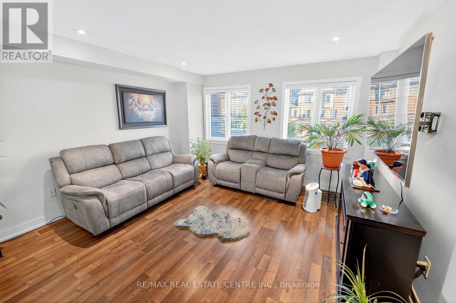 164 Inspire Boulevard, Brampton, Ontario  L6R 3X7 - Photo 11 - W12416601