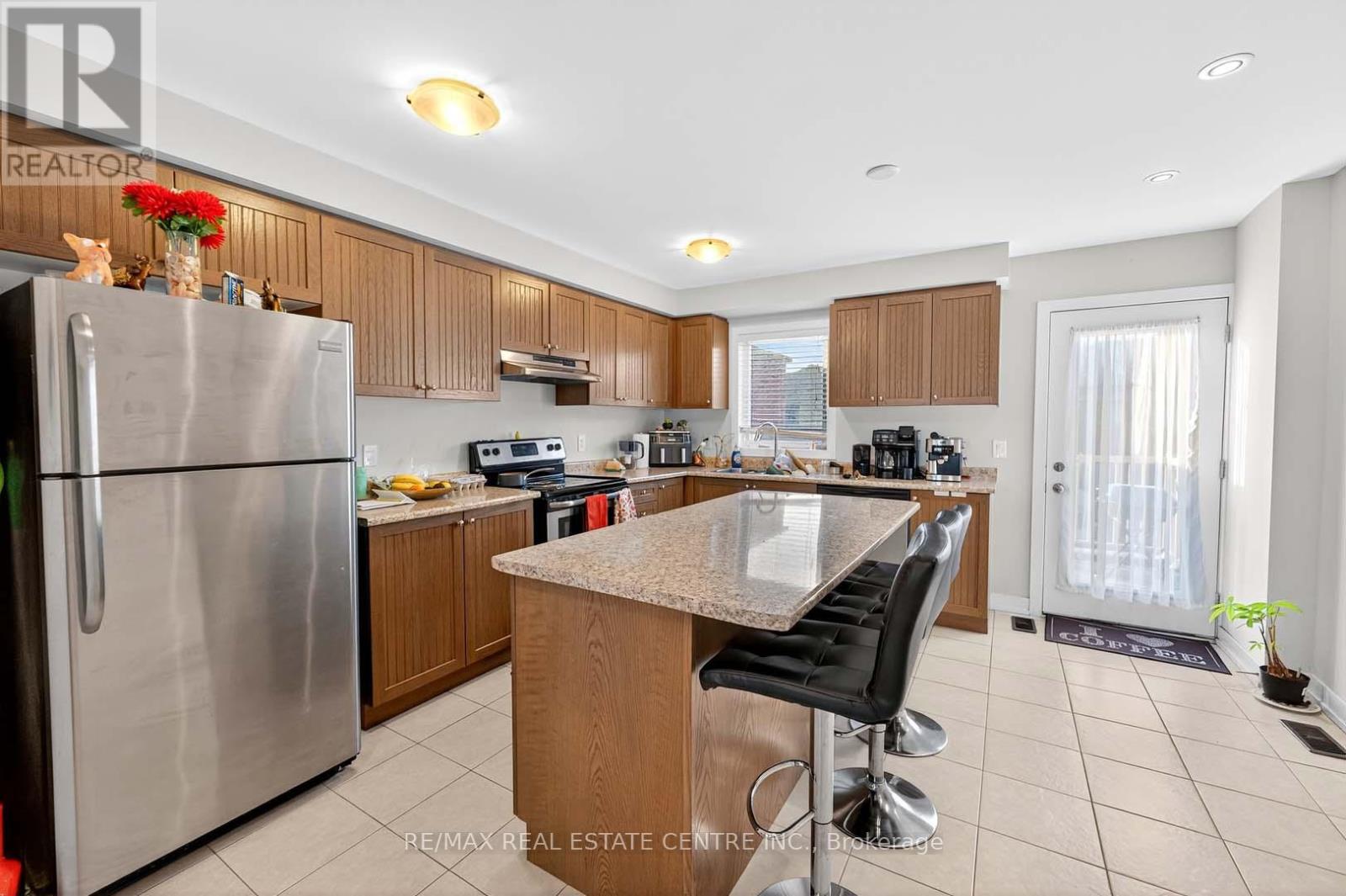 164 Inspire Boulevard, Brampton, Ontario  L6R 3X7 - Photo 17 - W12416601