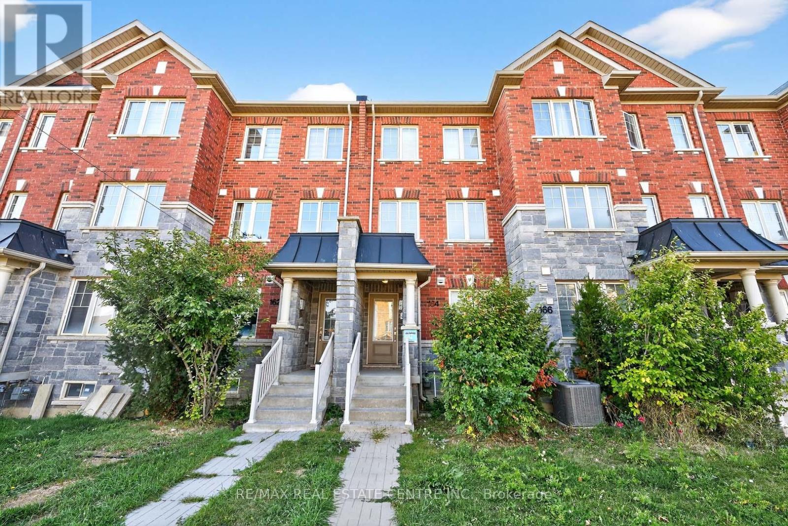 164 Inspire Boulevard, Brampton, Ontario  L6R 3X7 - Photo 2 - W12416601