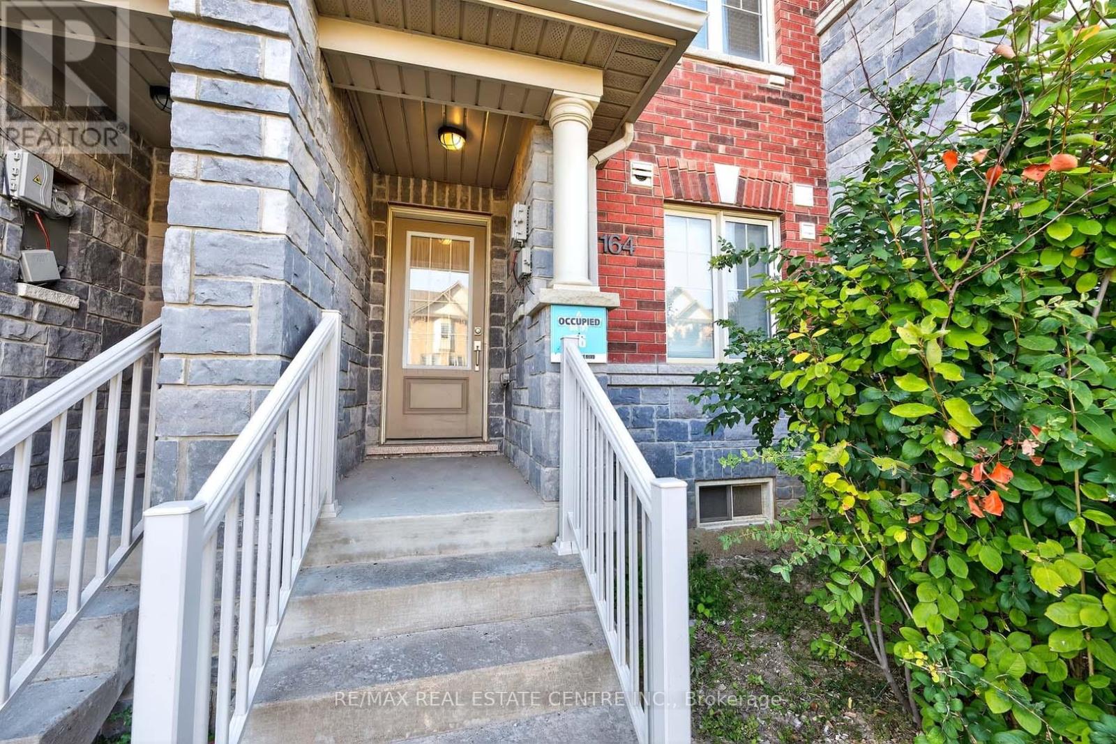 164 Inspire Boulevard, Brampton, Ontario  L6R 3X7 - Photo 3 - W12416601