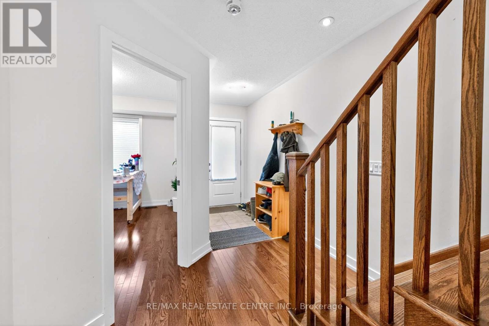 164 Inspire Boulevard, Brampton, Ontario  L6R 3X7 - Photo 5 - W12416601