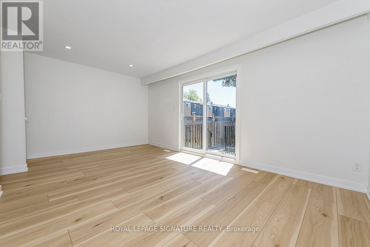 8 - 20 Anna Capri Drive, Hamilton (Templemead), Ontario  L8W 1M6 - Photo 10 - X12416588
