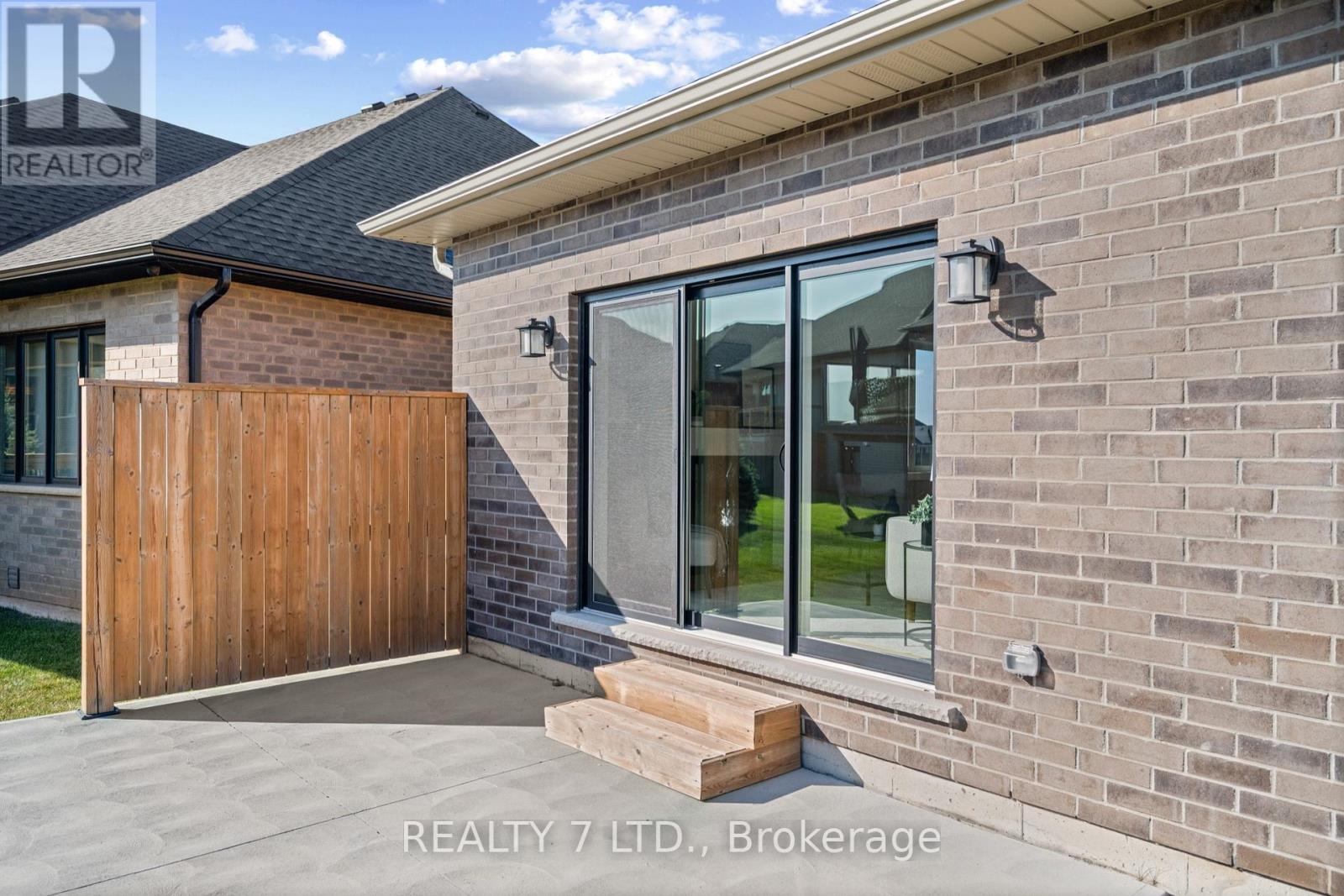 566 Old Course Trail, Welland, Ontario  L3B 6G8 - Photo 34 - X12416593