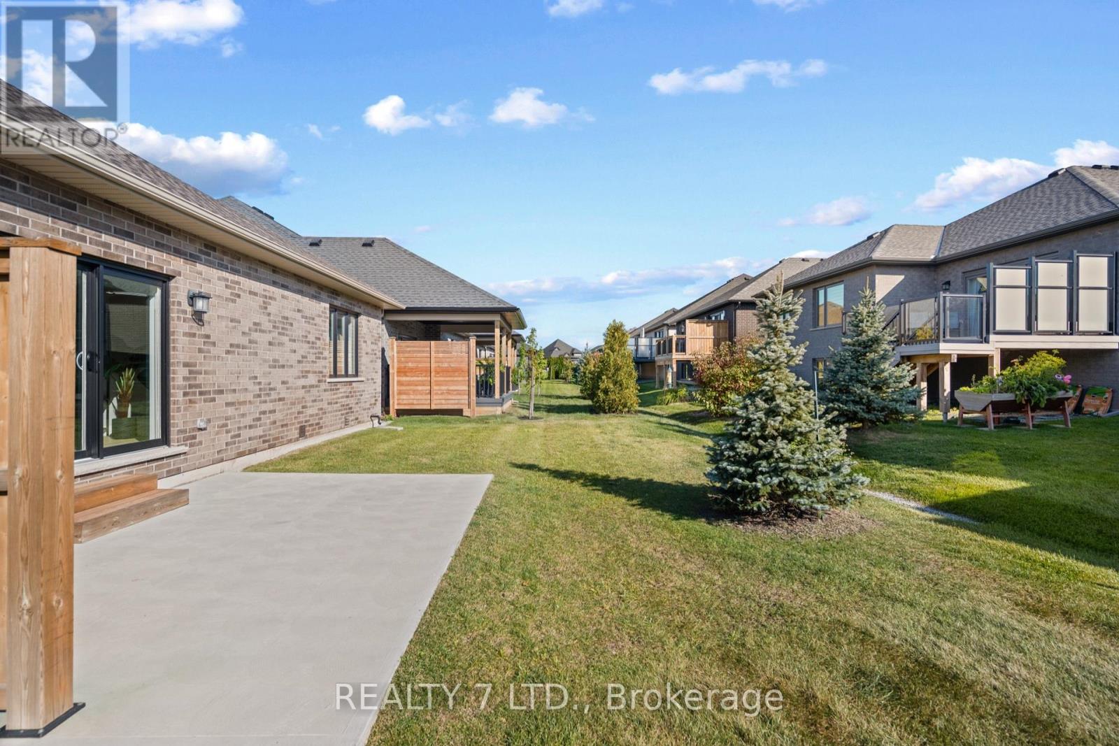 566 Old Course Trail, Welland, Ontario  L3B 6G8 - Photo 35 - X12416593