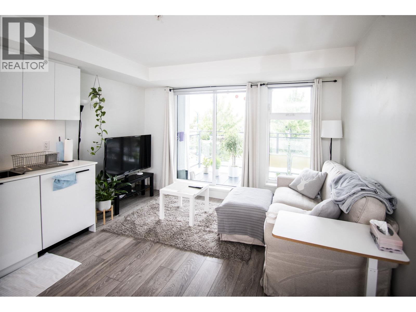 216 630 E BROADWAY, Vancouver, British Columbia