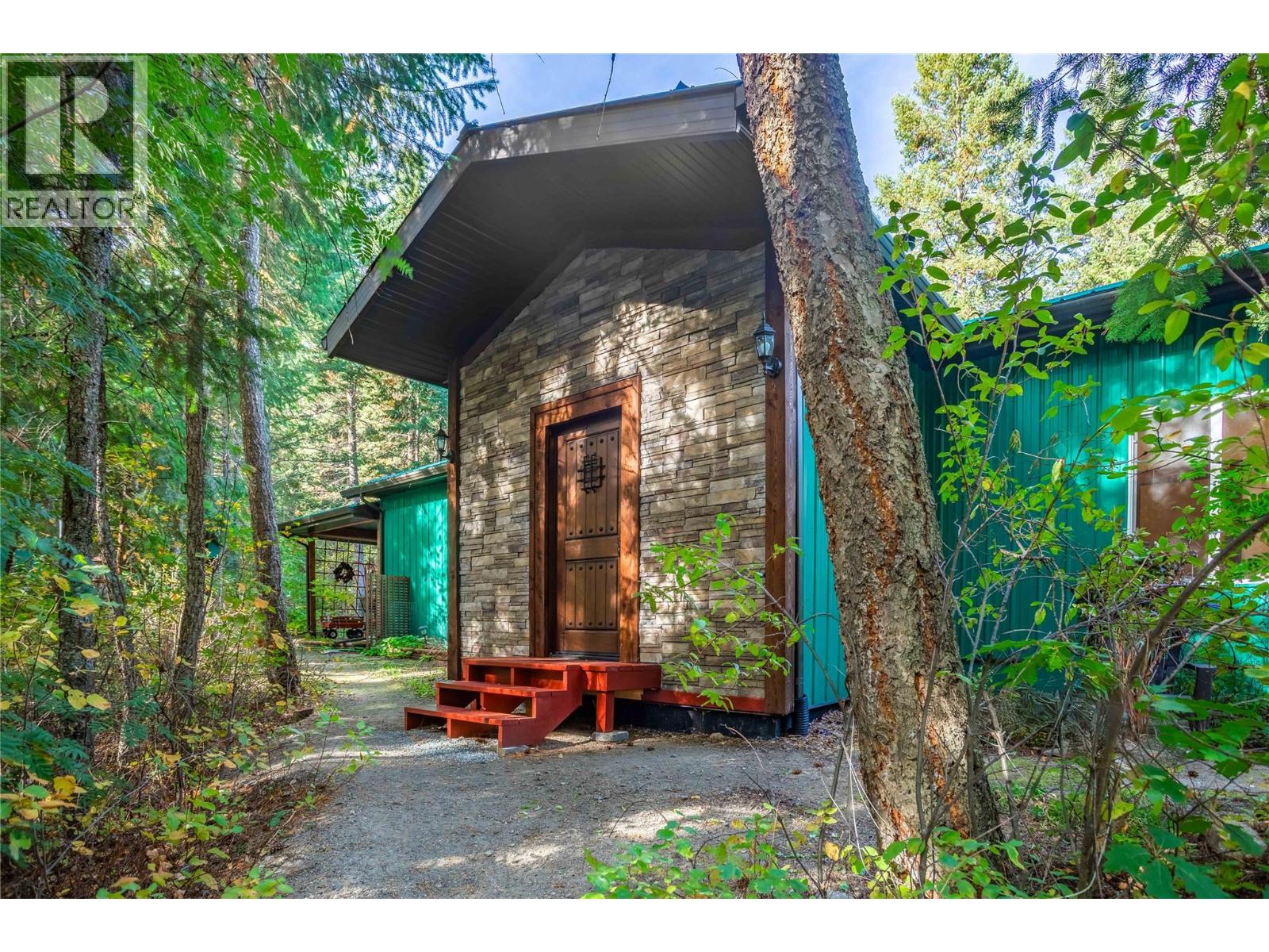 60 Pringle Road, Carmi, British Columbia  V0H 1A0 - Photo 3 - 10326486