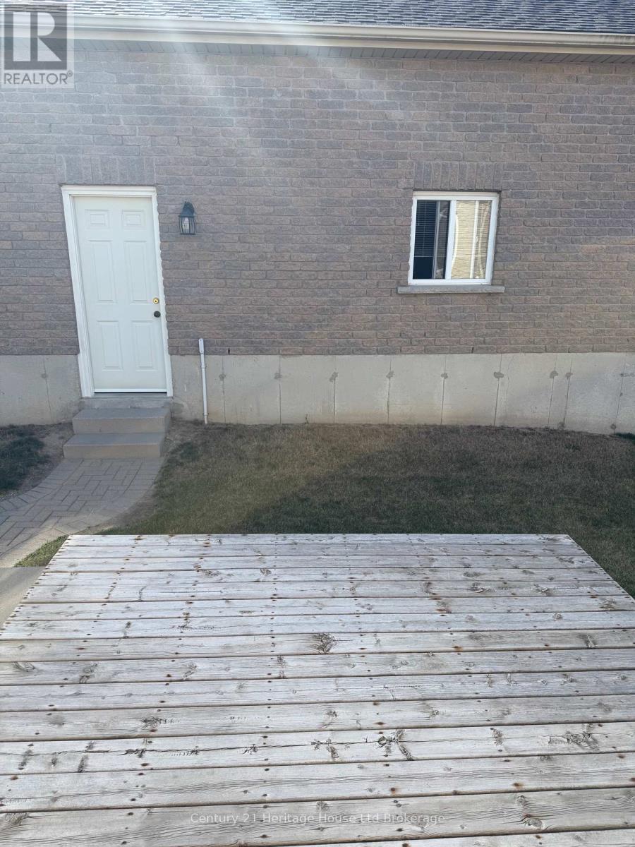 2 - 667 Southwood Way, Woodstock, Ontario  N4S 9A6 - Photo 3 - X12416661