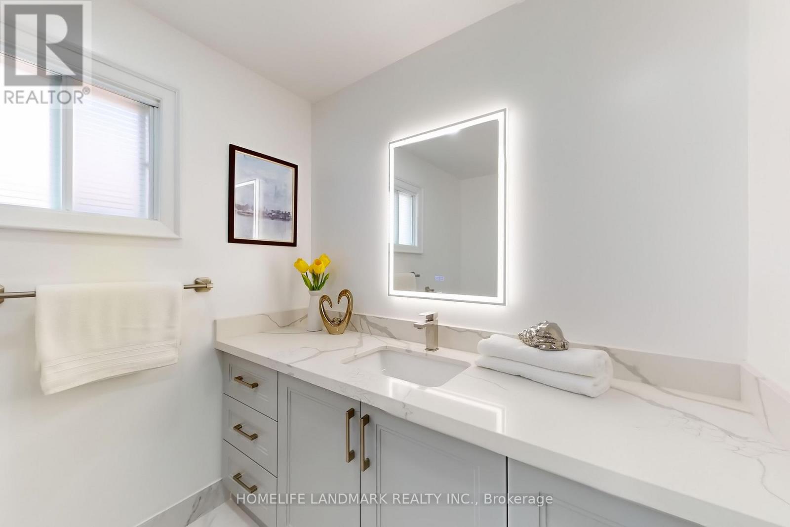 65 Rosemount Avenue, Markham, Ontario  L3T 6S8 - Photo 29 - N12416613