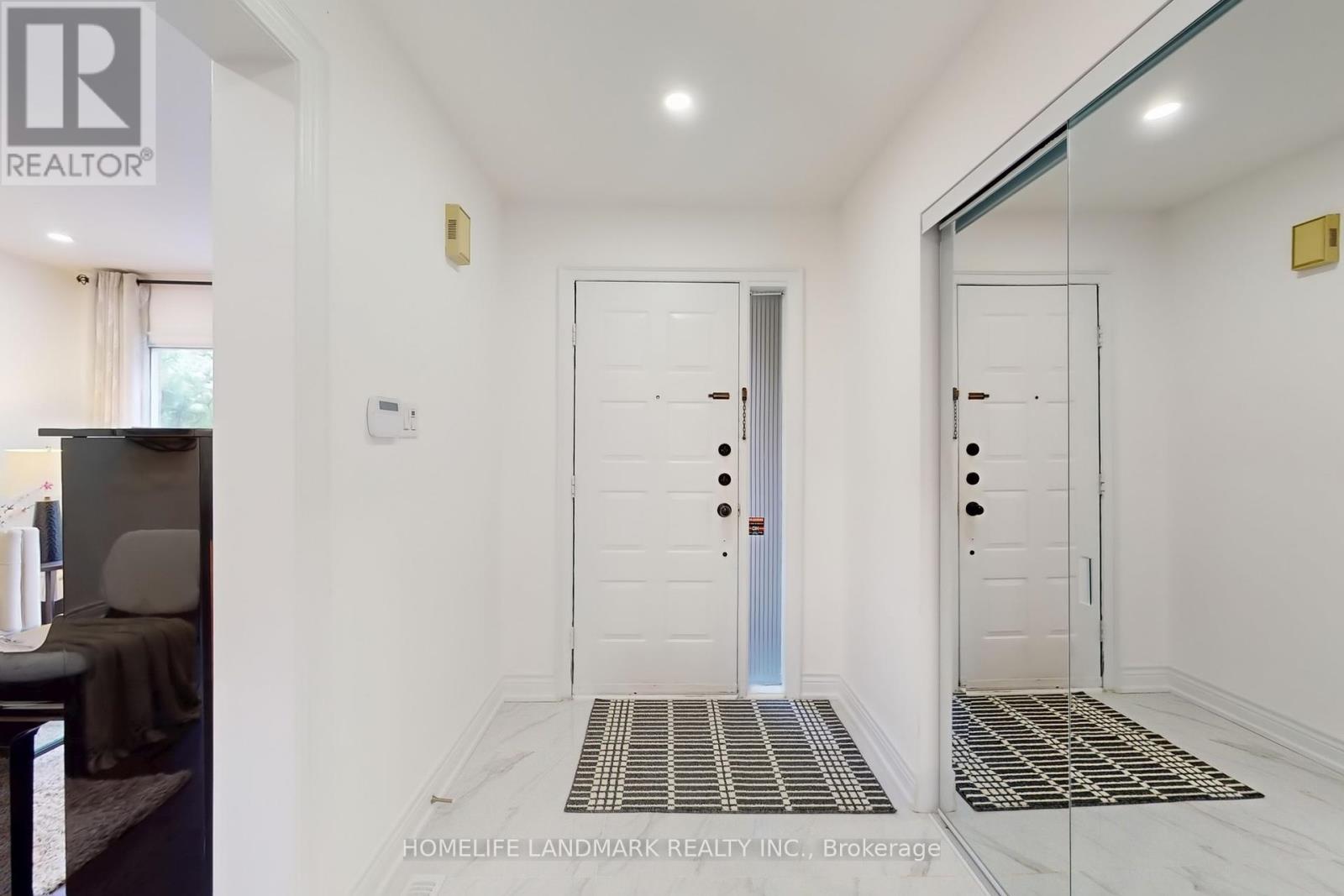 65 Rosemount Avenue, Markham, Ontario  L3T 6S8 - Photo 3 - N12416613