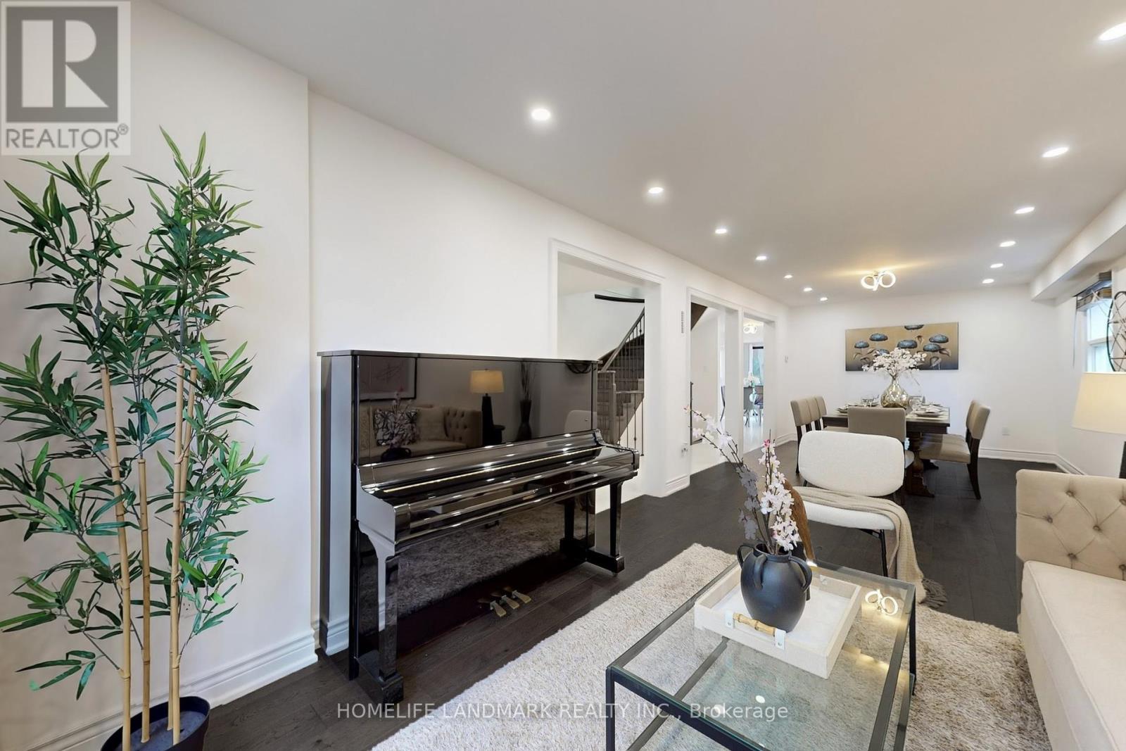 65 Rosemount Avenue, Markham, Ontario  L3T 6S8 - Photo 6 - N12416613