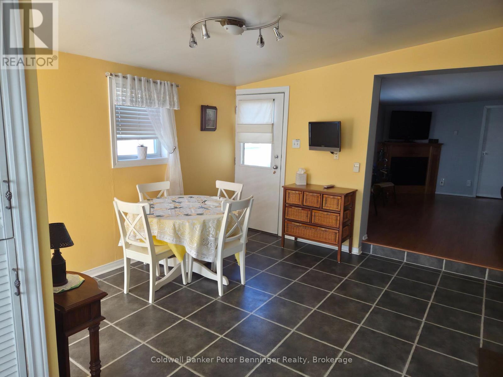123 Scott Street, Woolwich, Ontario  N2J 4G8 - Photo 4 - X12416642