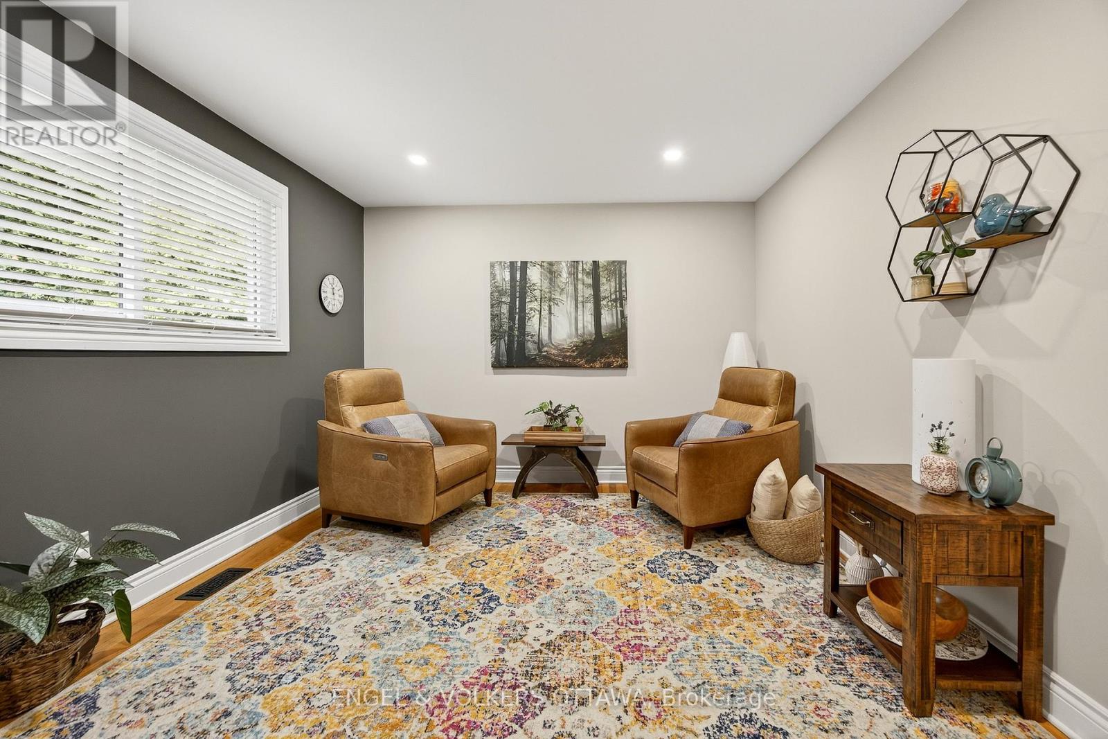 6 Foothills Drive, Ottawa, Ontario  K2H 6K3 - Photo 10 - X12416652