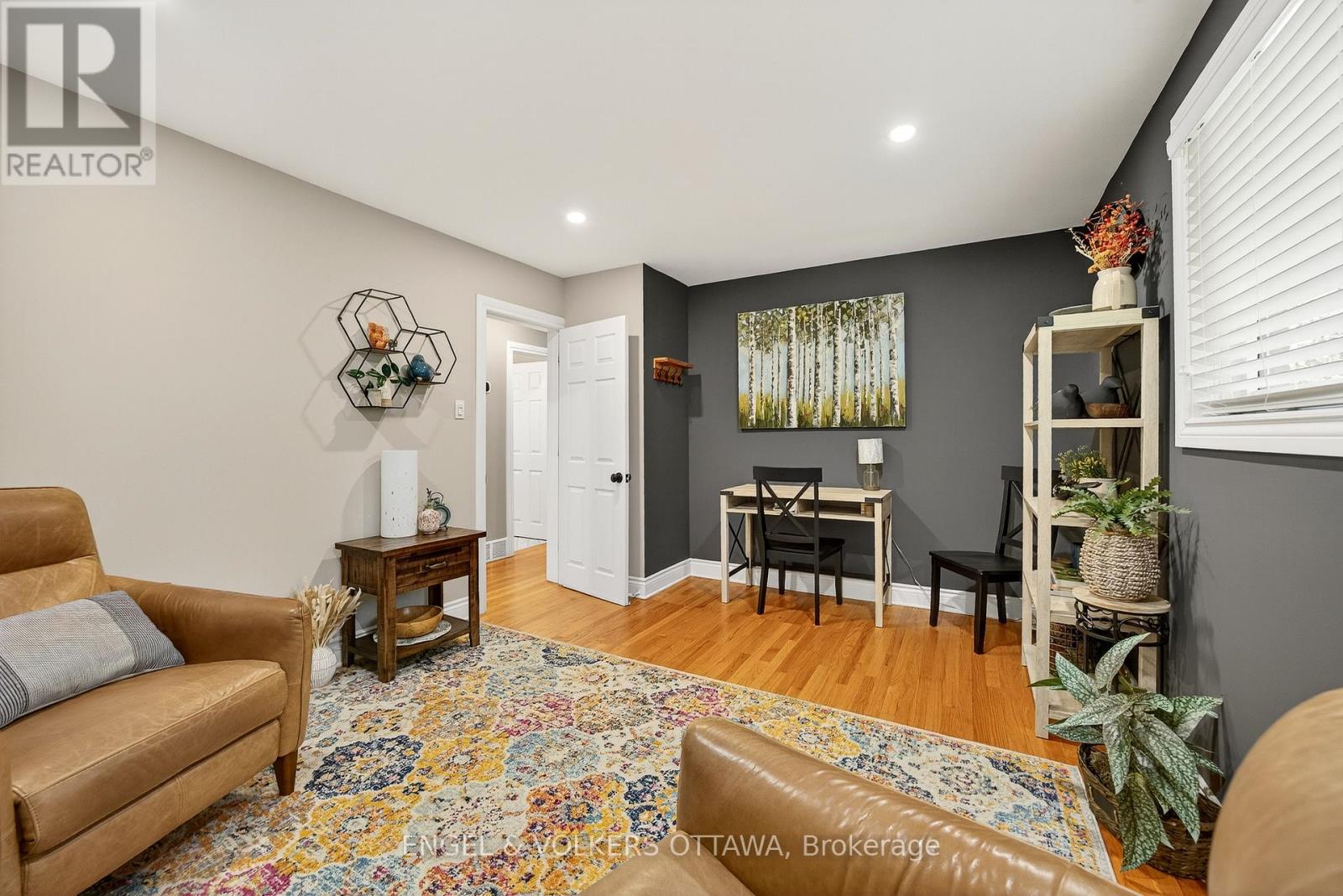 6 Foothills Drive, Ottawa, Ontario  K2H 6K3 - Photo 11 - X12416652