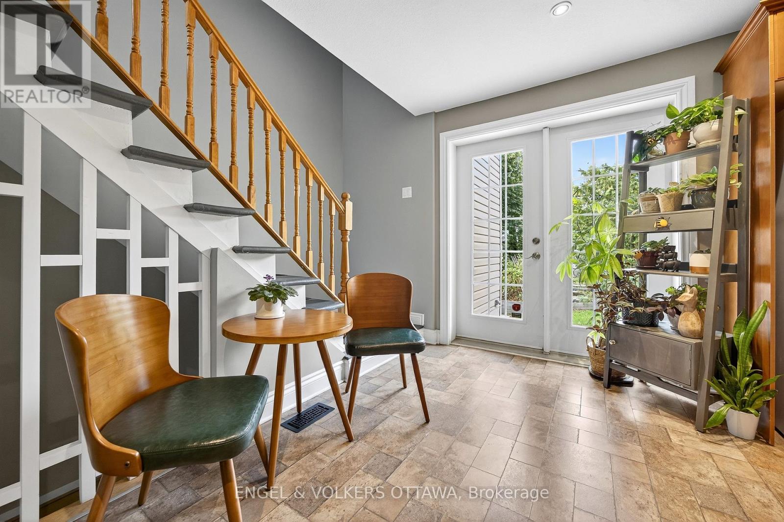 6 Foothills Drive, Ottawa, Ontario  K2H 6K3 - Photo 19 - X12416652