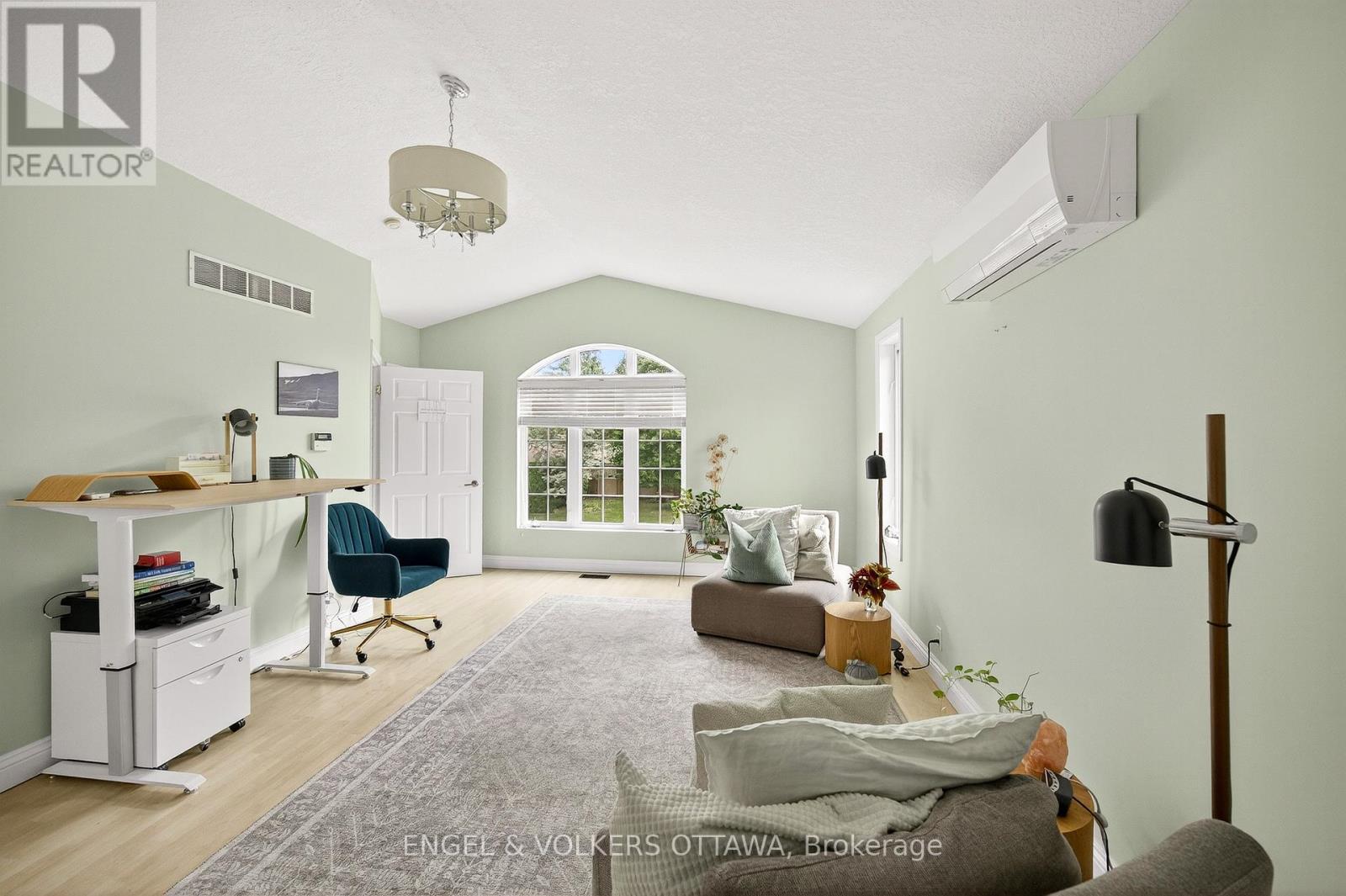 6 Foothills Drive, Ottawa, Ontario  K2H 6K3 - Photo 22 - X12416652