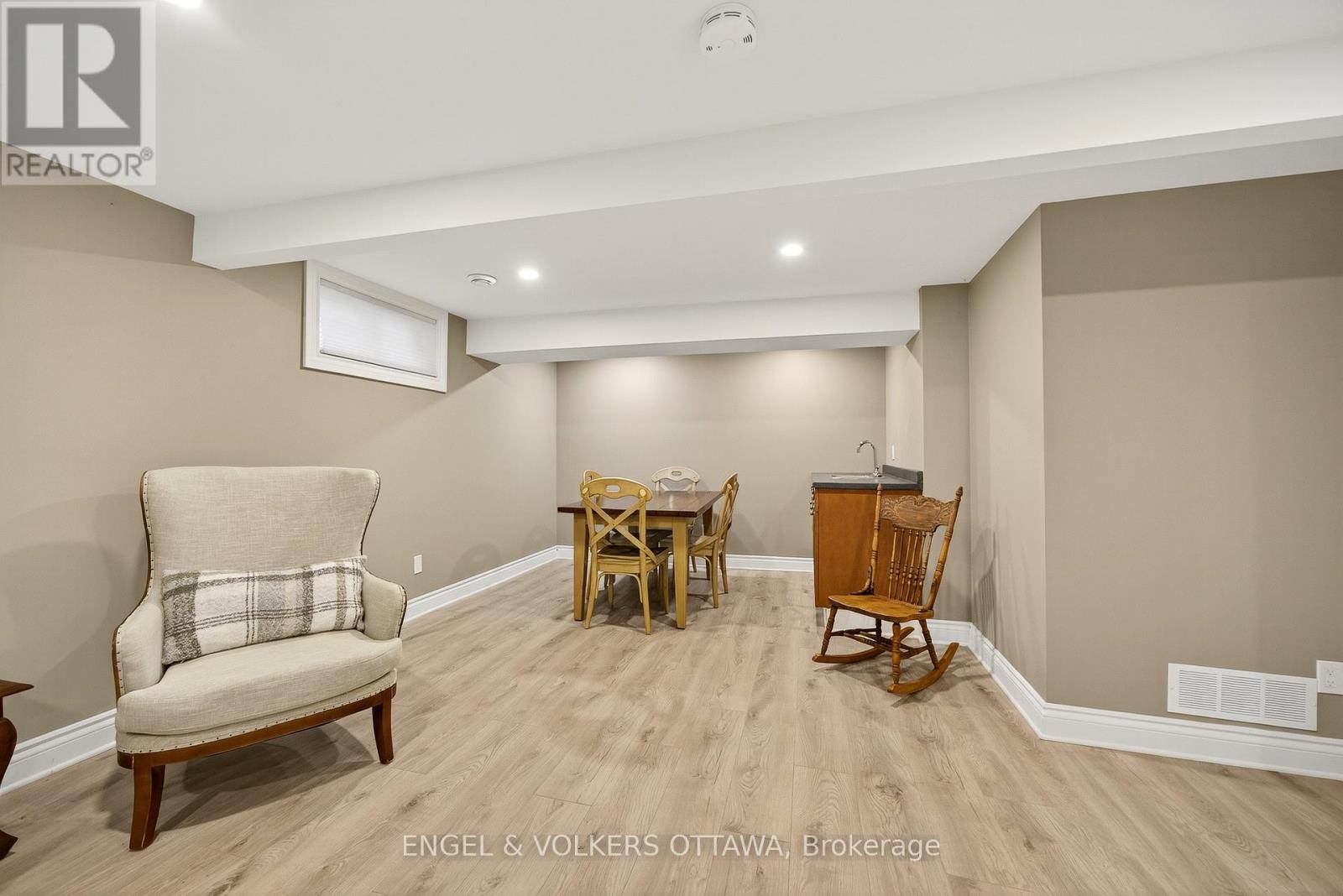 6 Foothills Drive, Ottawa, Ontario  K2H 6K3 - Photo 29 - X12416652