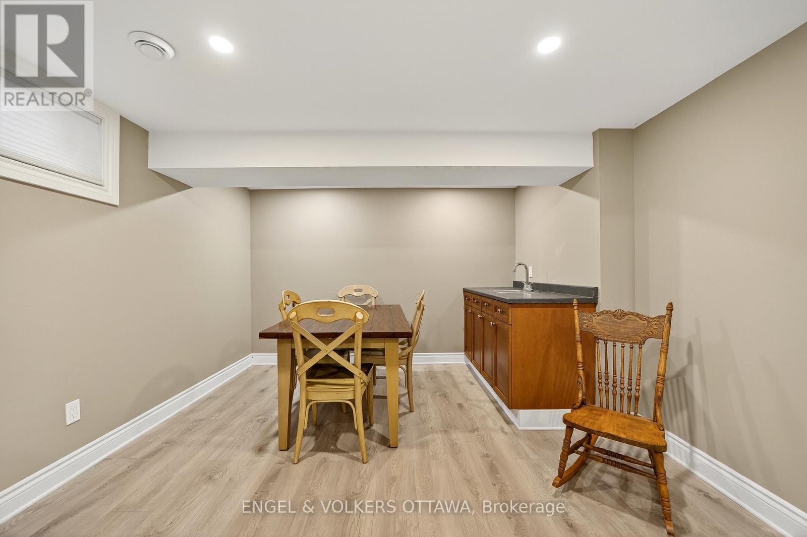 6 Foothills Drive, Ottawa, Ontario  K2H 6K3 - Photo 30 - X12416652
