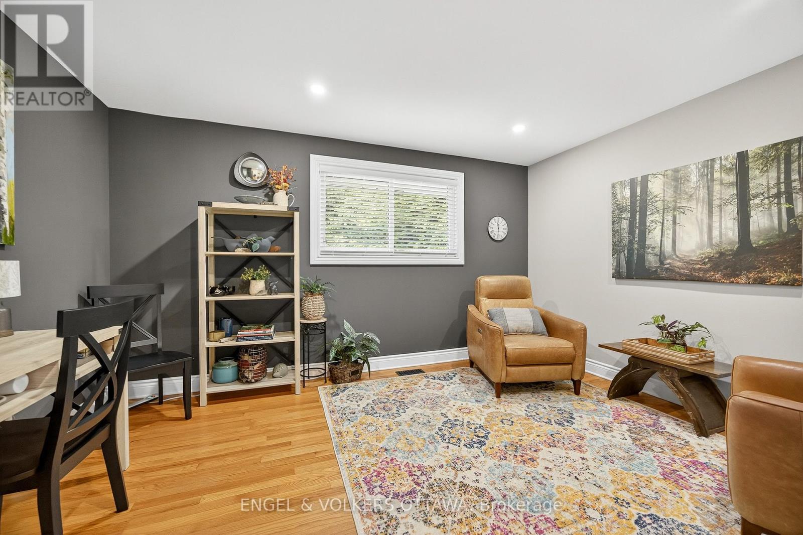 6 Foothills Drive, Ottawa, Ontario  K2H 6K3 - Photo 9 - X12416652