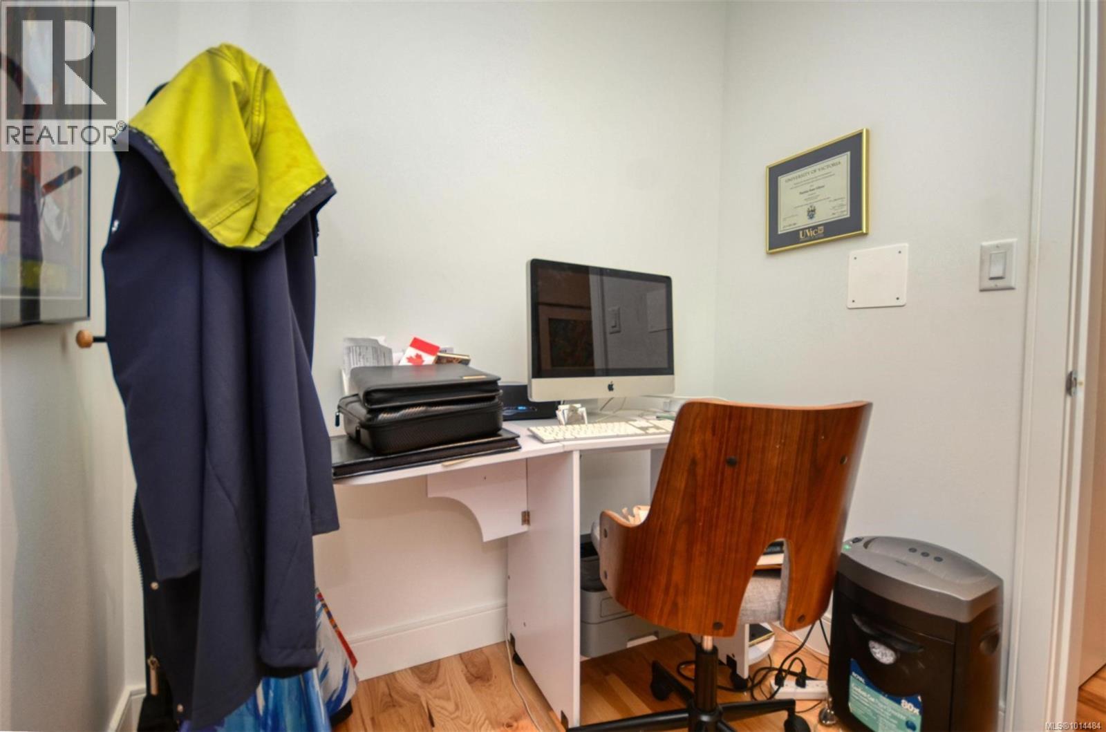 203 916 Lyall St, Esquimalt, British Columbia  V9A 5E6 - Photo 10 - 1014484