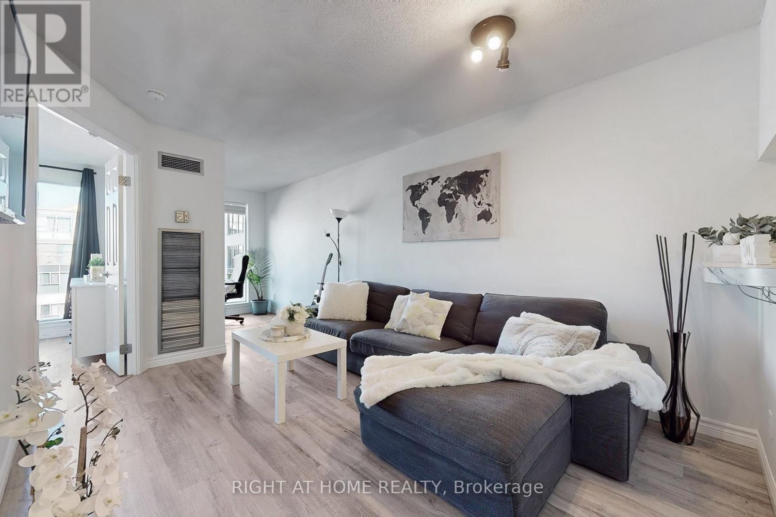 705 - 222 The Esplanade Avenue, Toronto, Ontario  M5A 4M8 - Photo 1 - C12416663