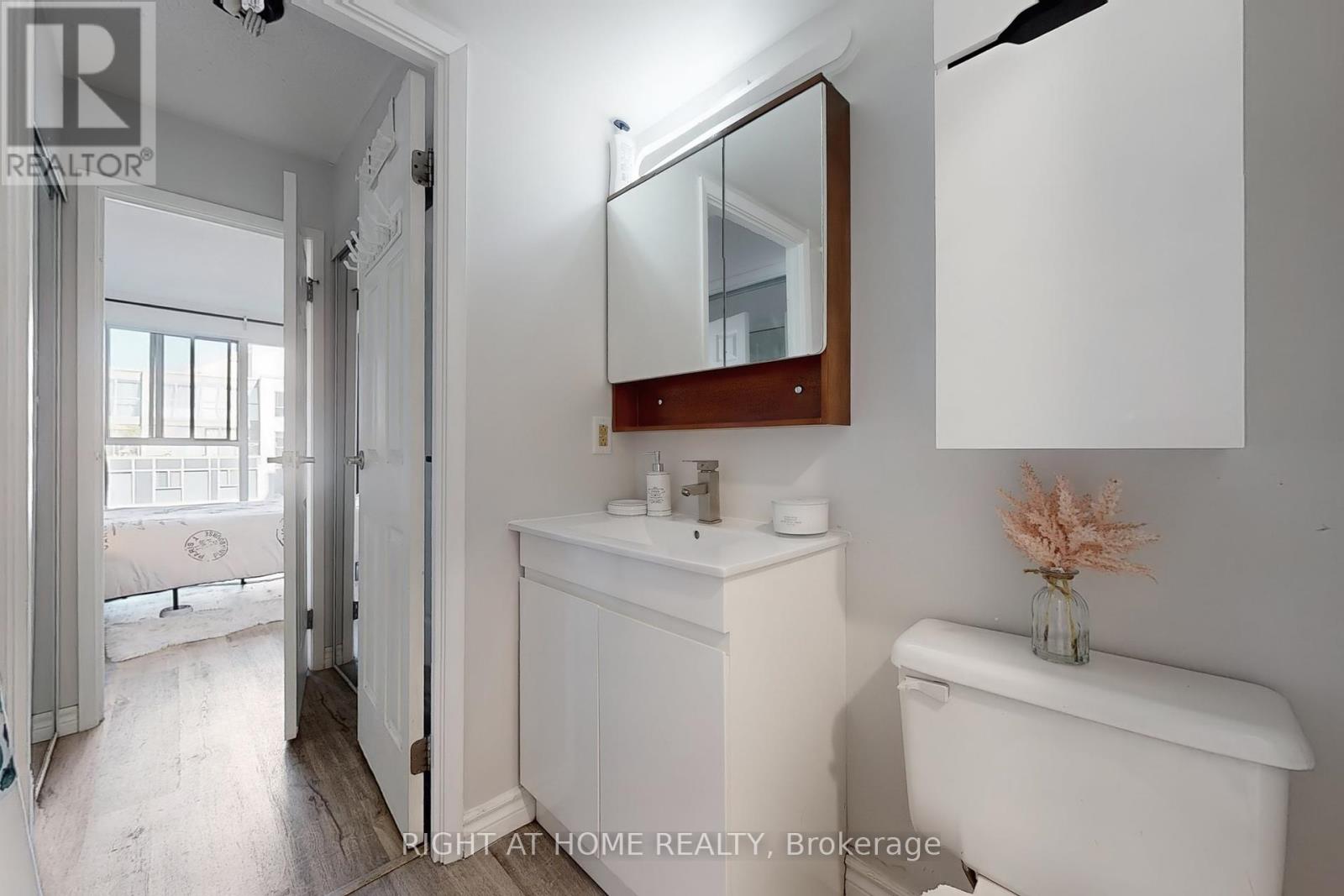 705 - 222 The Esplanade Avenue, Toronto, Ontario  M5A 4M8 - Photo 15 - C12416663