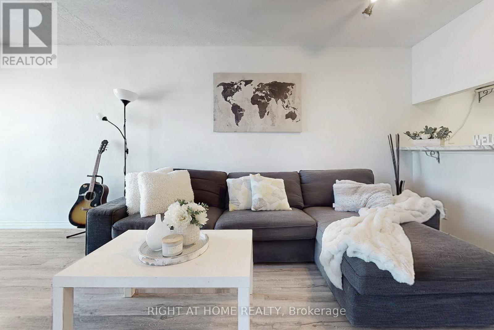 705 - 222 The Esplanade Avenue, Toronto, Ontario  M5A 4M8 - Photo 3 - C12416663