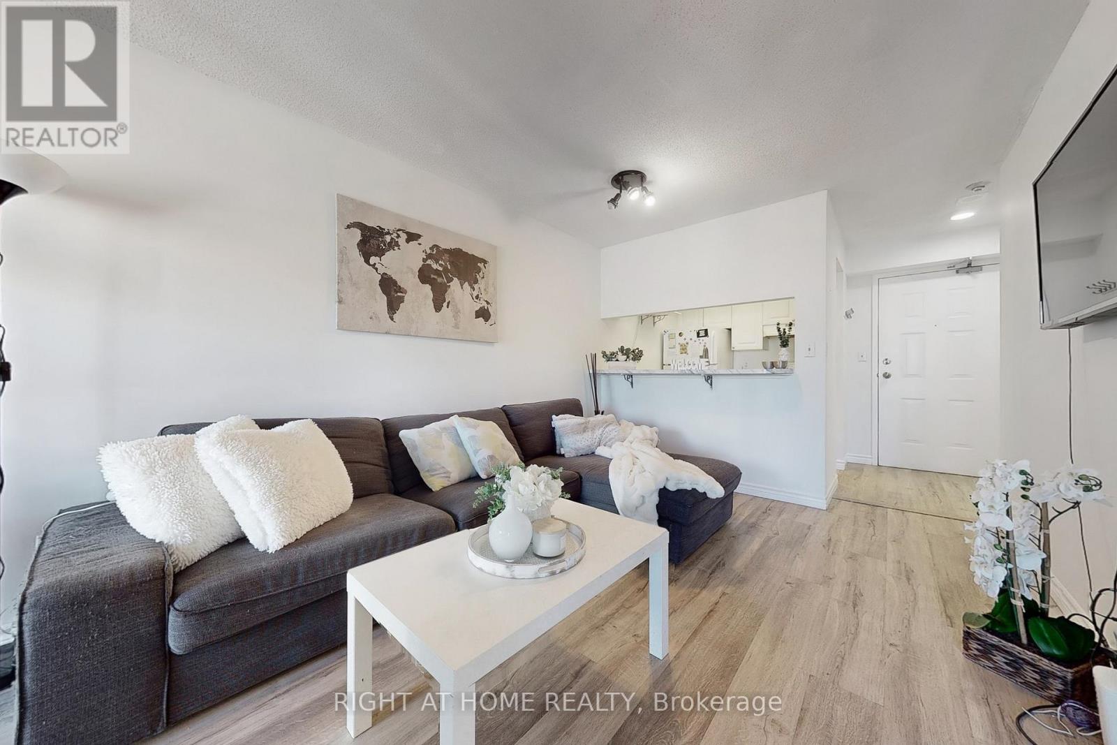 705 - 222 The Esplanade Avenue, Toronto, Ontario  M5A 4M8 - Photo 4 - C12416663