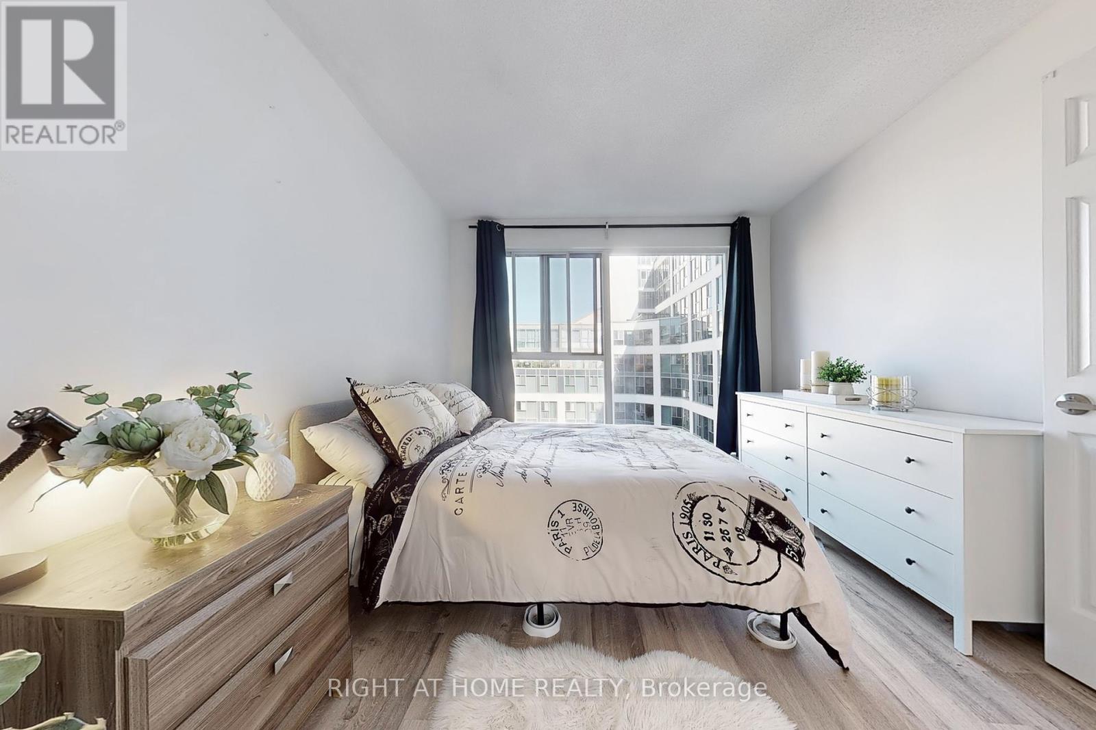 705 - 222 The Esplanade Avenue, Toronto, Ontario  M5A 4M8 - Photo 8 - C12416663