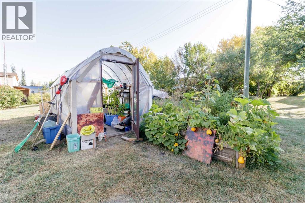 210 Wacker Avenue W, Swalwell, Alberta  T0M 0L0 - Photo 32 - A2253531