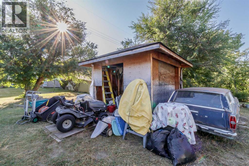 210 Wacker Avenue W, Swalwell, Alberta  T0M 0L0 - Photo 31 - A2253531