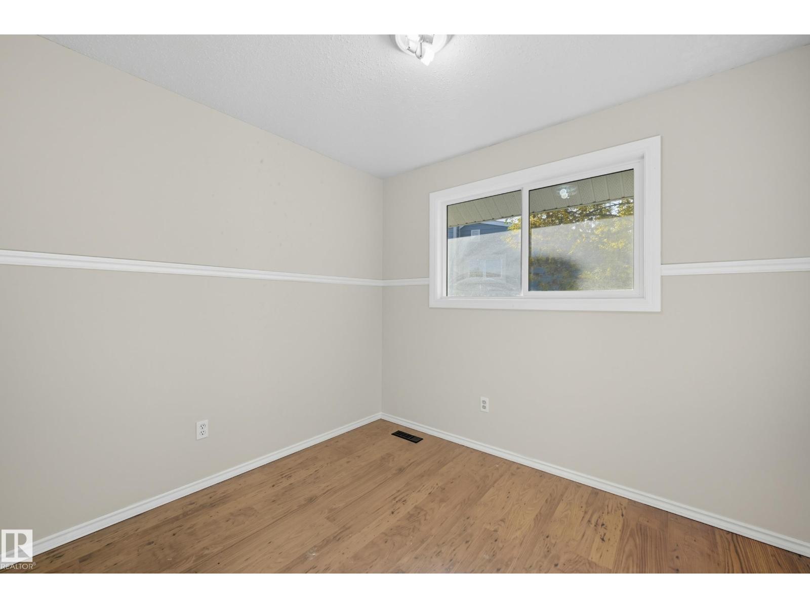 7621 40 Av Nw, Edmonton, Alberta  T6K 1V5 - Photo 17 - E4458722