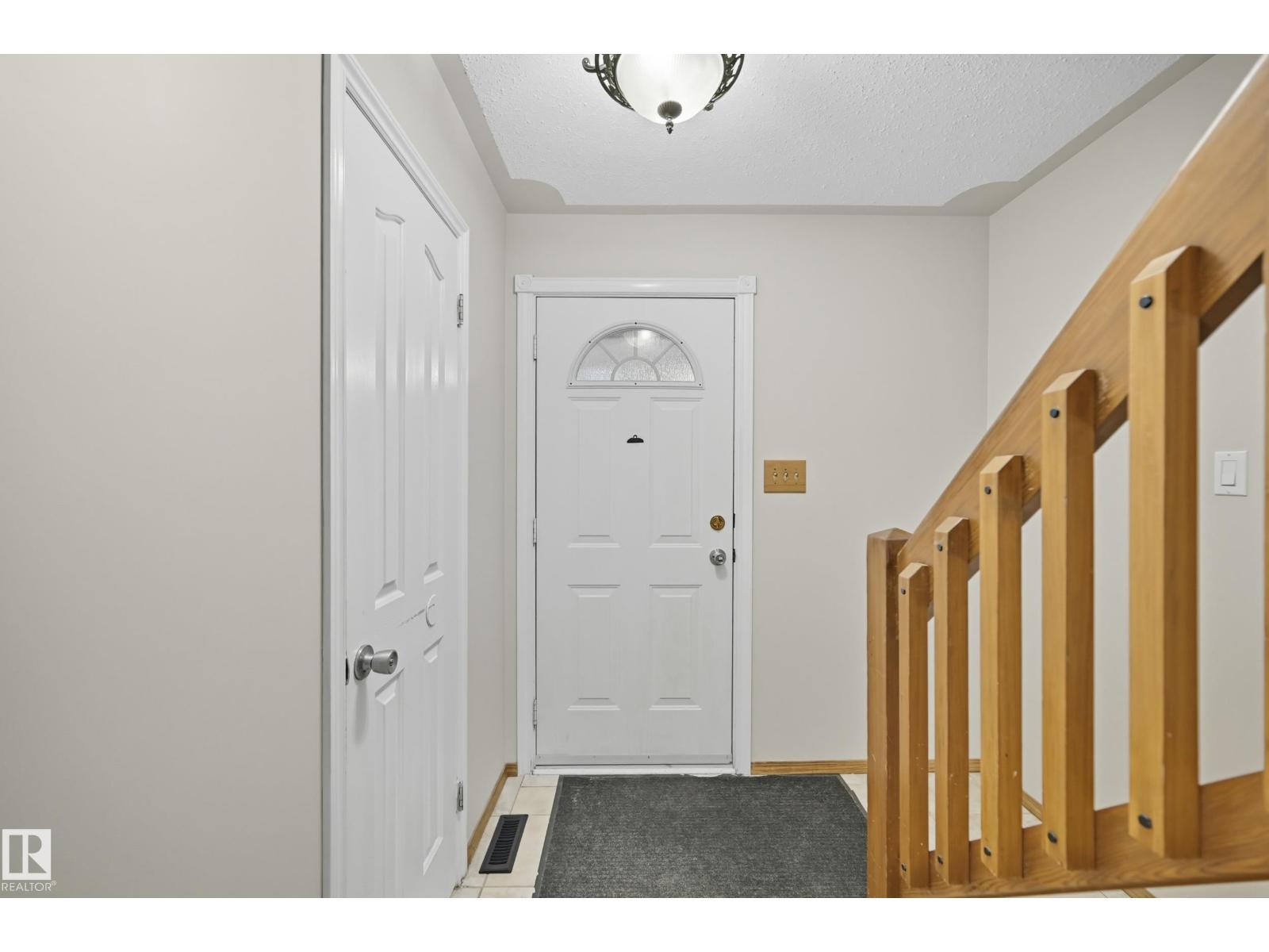 7621 40 Av Nw, Edmonton, Alberta  T6K 1V5 - Photo 3 - E4458722