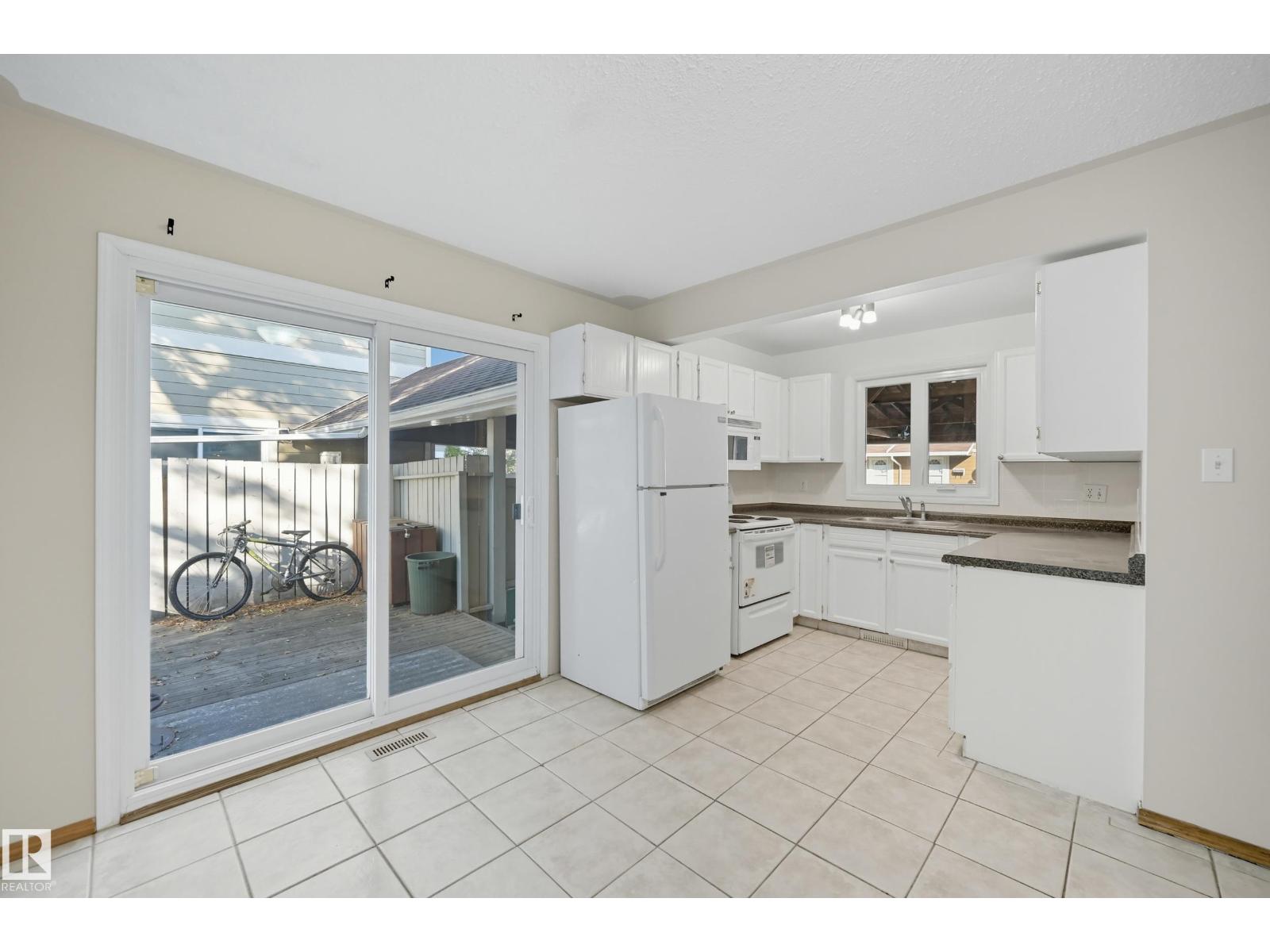 7621 40 Av Nw, Edmonton, Alberta  T6K 1V5 - Photo 8 - E4458722