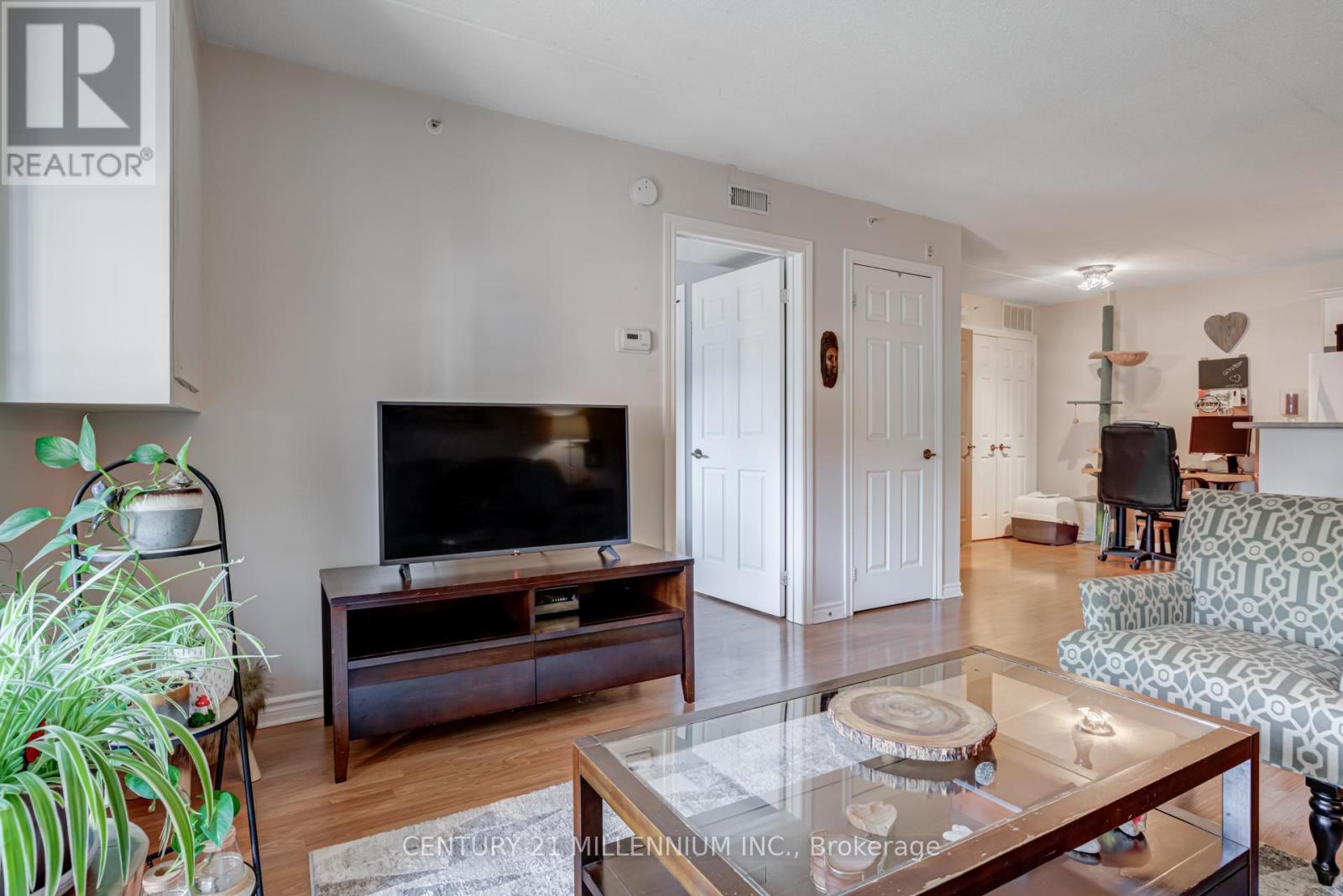 110 - 4003 Kilmer Drive, Burlington, Ontario  L7M 4M1 - Photo 13 - W12416636