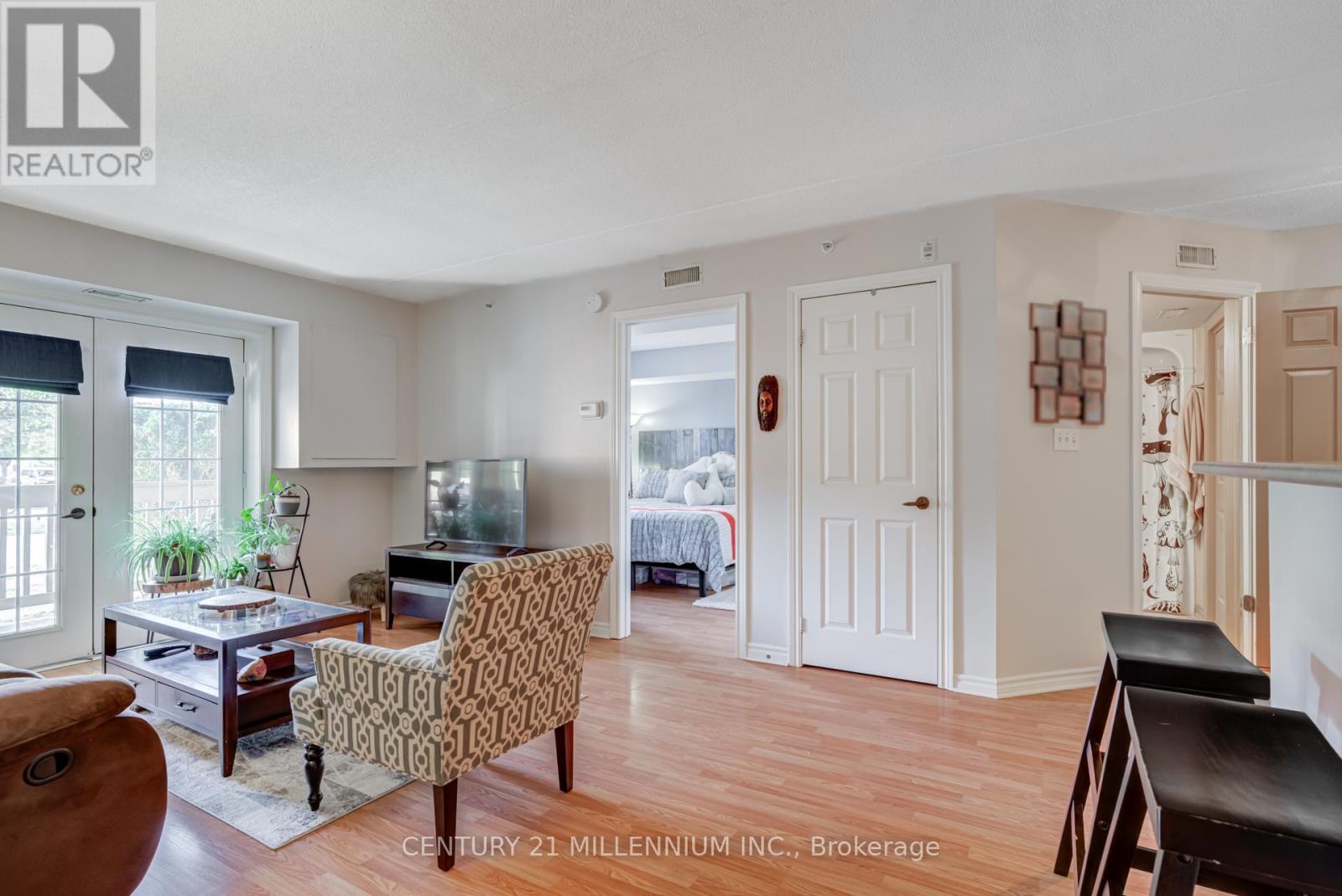 110 - 4003 Kilmer Drive, Burlington, Ontario  L7M 4M1 - Photo 5 - W12416636