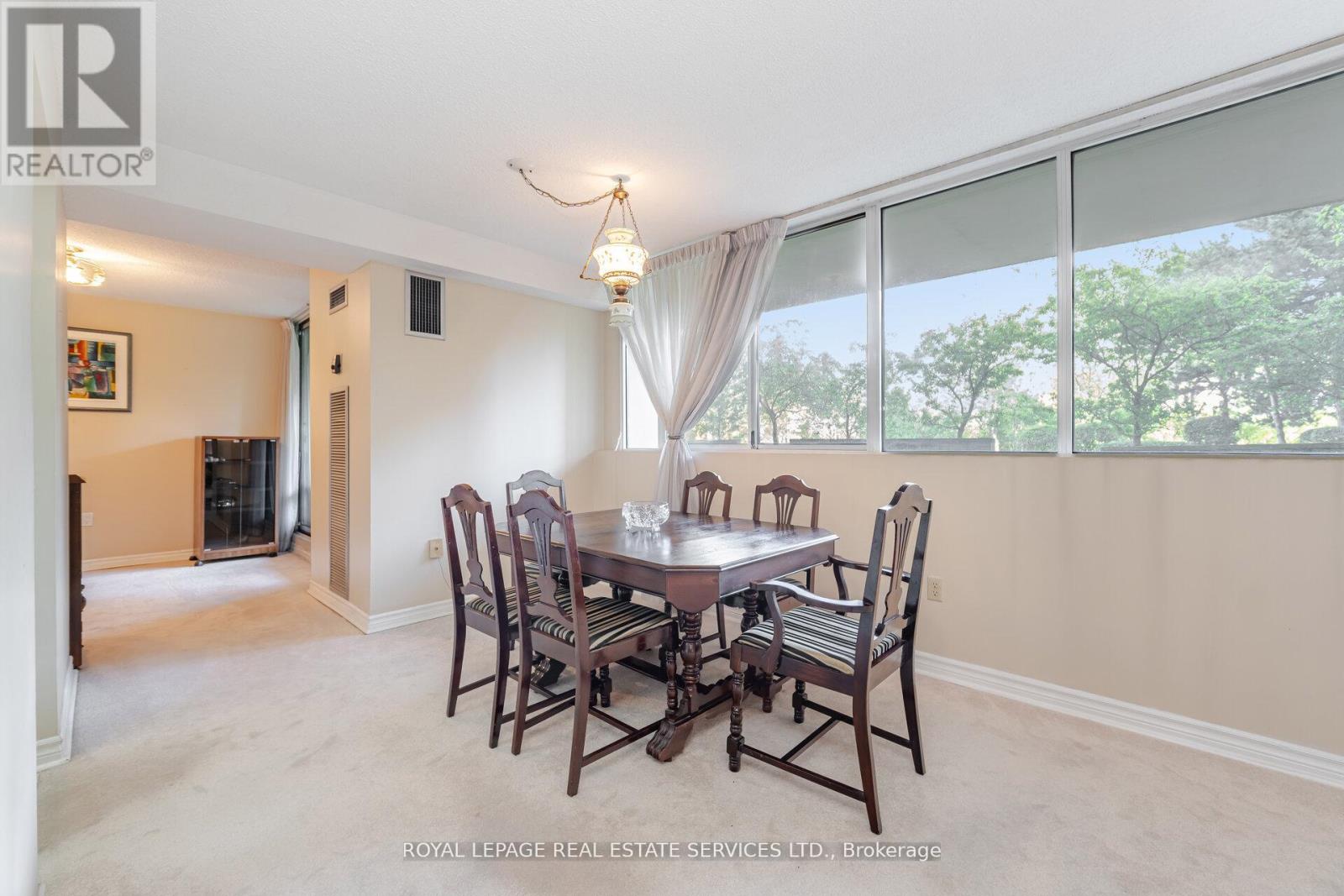 102 - 3590 Kaneff Crescent, Mississauga, Ontario  L5A 3X3 - Photo 12 - W12416645