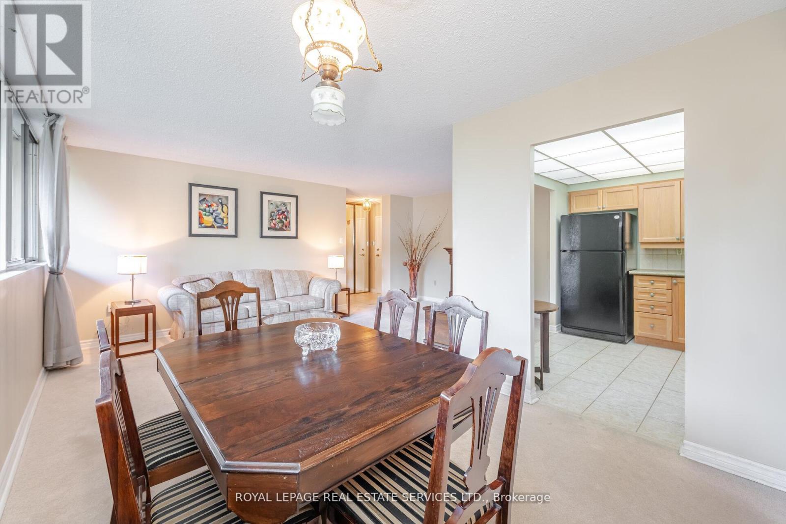102 - 3590 Kaneff Crescent, Mississauga, Ontario  L5A 3X3 - Photo 13 - W12416645
