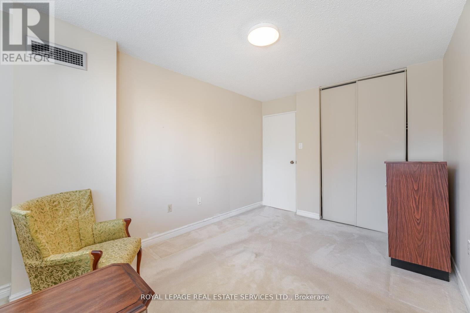 102 - 3590 Kaneff Crescent, Mississauga, Ontario  L5A 3X3 - Photo 22 - W12416645