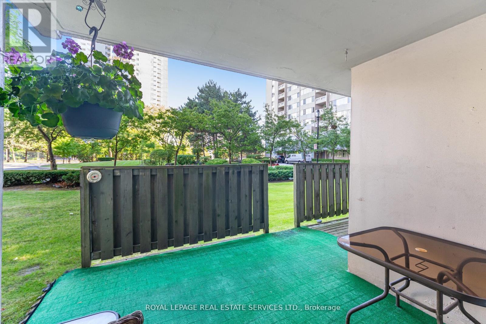 102 - 3590 Kaneff Crescent, Mississauga, Ontario  L5A 3X3 - Photo 25 - W12416645