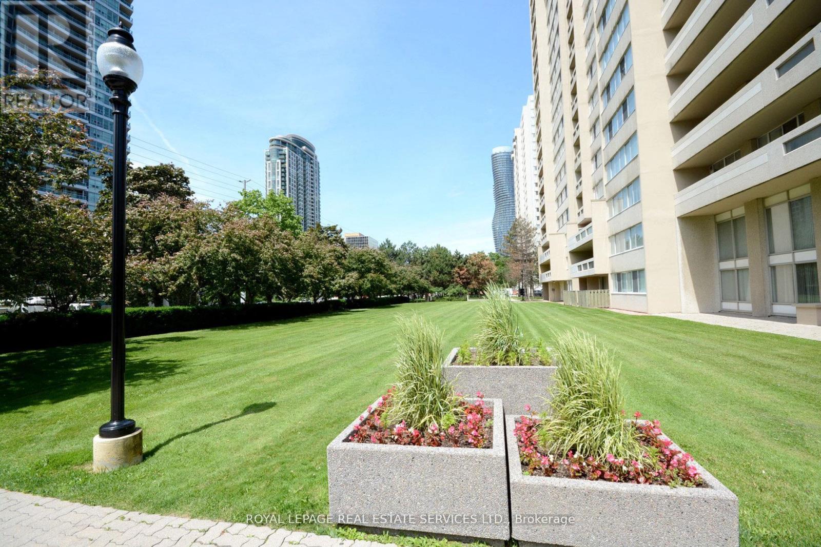 102 - 3590 Kaneff Crescent, Mississauga, Ontario  L5A 3X3 - Photo 38 - W12416645