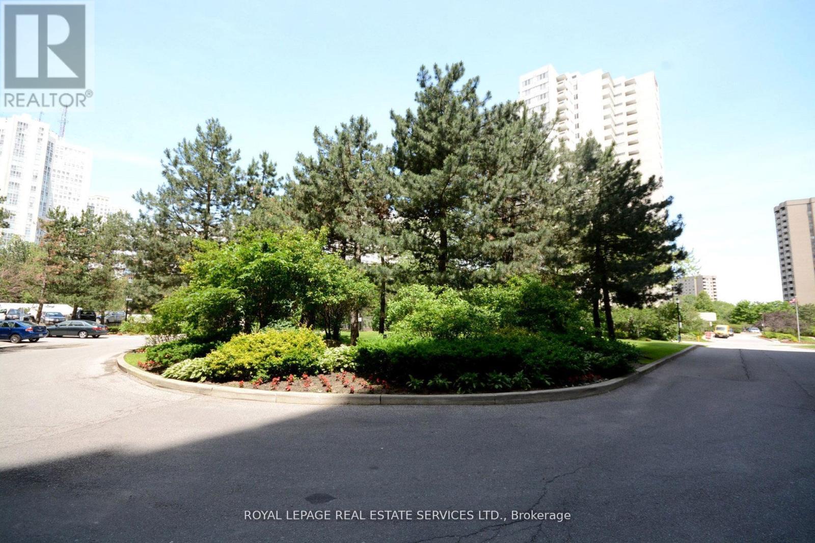 102 - 3590 Kaneff Crescent, Mississauga, Ontario  L5A 3X3 - Photo 41 - W12416645
