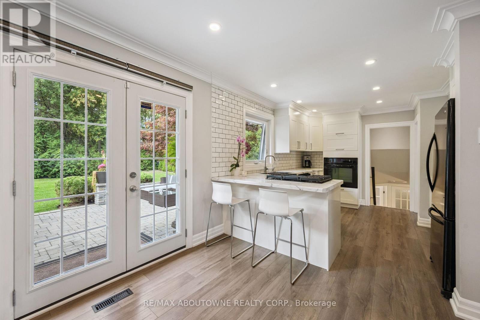 68 Theodore Drive, Mississauga, Ontario  L5M 1E4 - Photo 13 - W12416658