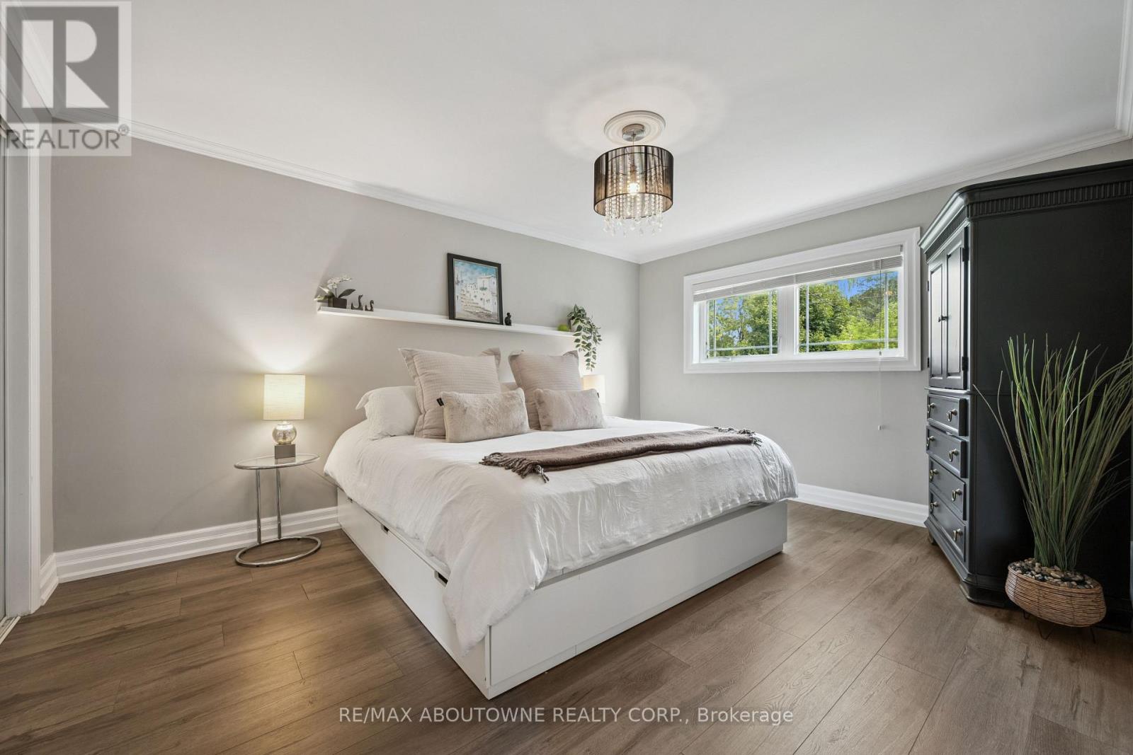 68 Theodore Drive, Mississauga, Ontario  L5M 1E4 - Photo 17 - W12416658