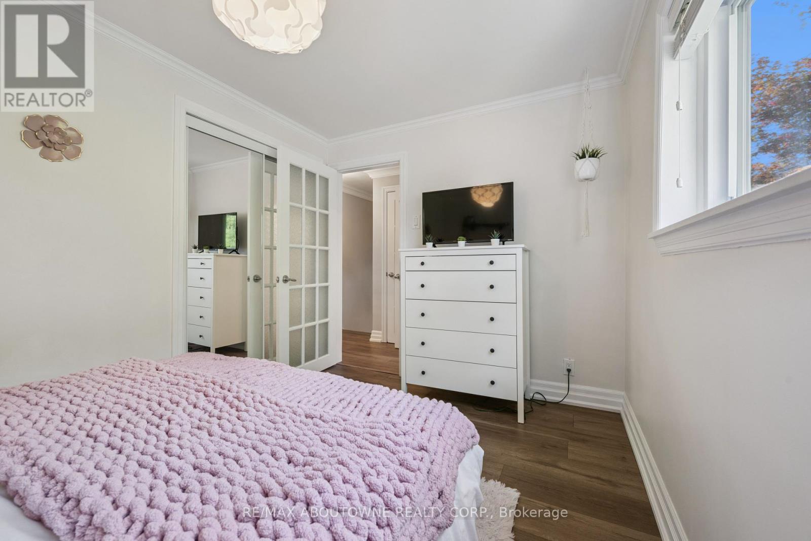 68 Theodore Drive, Mississauga, Ontario  L5M 1E4 - Photo 20 - W12416658